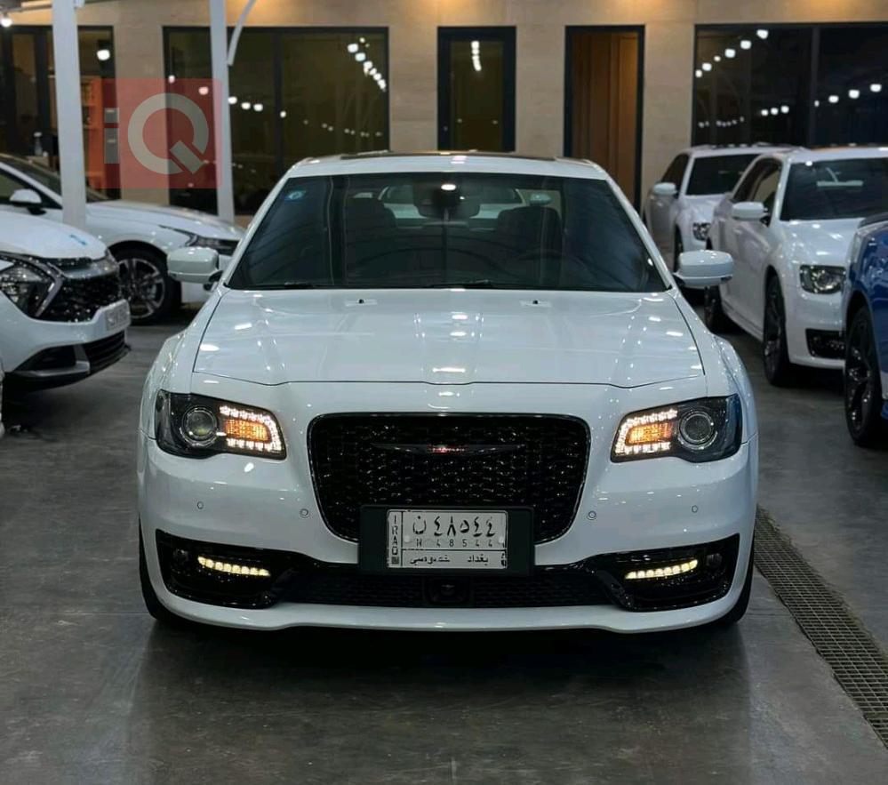 کرایسلەر 300